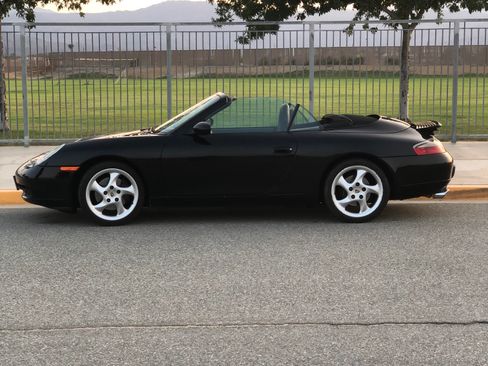 Used 2001 Porsche 911 Cabriolet image 2