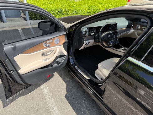 Used 2018 Mercedes-Benz E 300 image 6