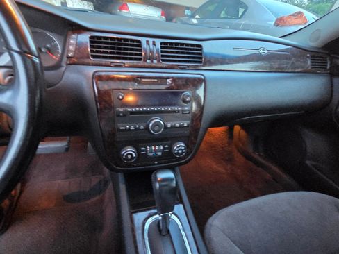 Used 2014 Chevrolet Impala LT w/ LT Sunroof Package image 11