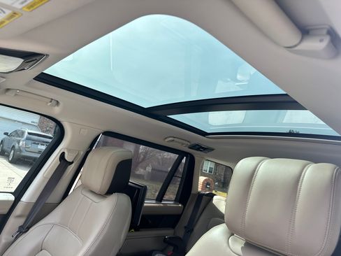 Used 2020 Land Rover Range Rover Long Wheelbase HSE image 15