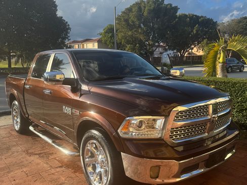 Used 2014 RAM 1500 Laramie image 13