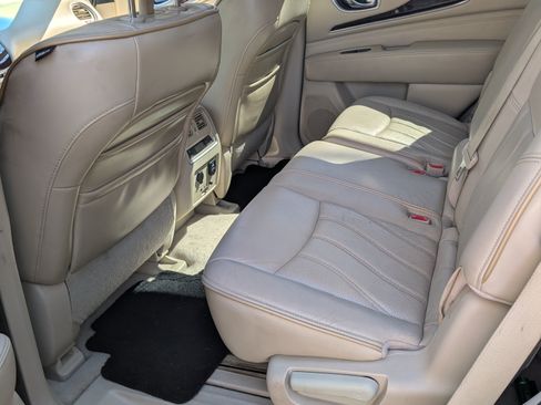 Used 2013 INFINITI JX35 35 Sport Utility 4D w/ Premium Pkg image 12