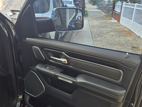 Used 2019 RAM 1500 Laramie image 12