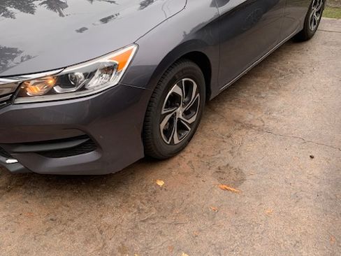 Used 2017 Honda Accord LX image 5