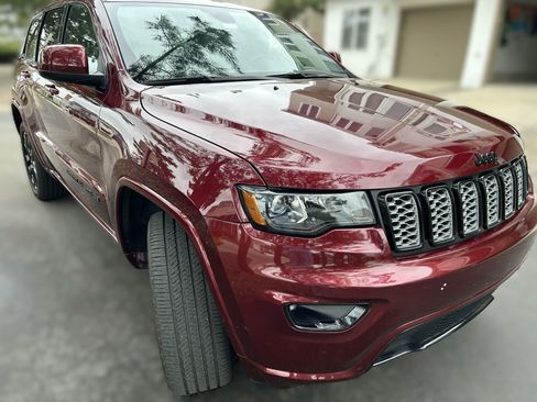 Used 2019 Jeep Grand Cherokee Altitude AWD/4WD image 8