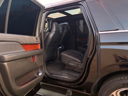 Used 2022 Lincoln Navigator L Reserve image 12