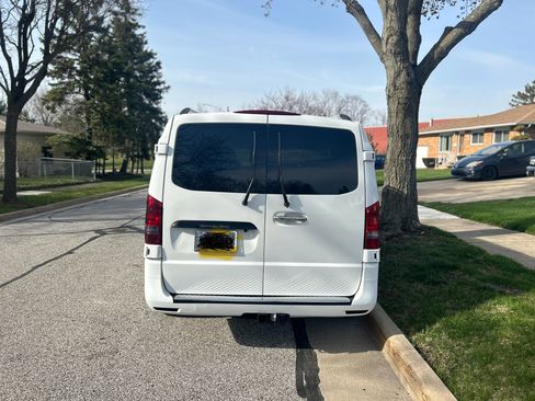 Used 2016 Mercedes-Benz Metris Passenger image 8