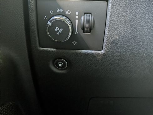 Used 2018 Jeep Grand Cherokee Limited AWD/4WD image 25