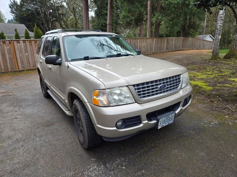 Used 2005 Ford Explorer Limited image 2