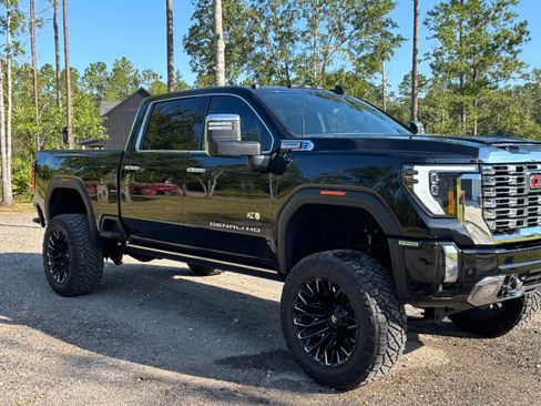 Used 2024 GMC Sierra 2500 Denali w/ Denali Reserve Package image 4