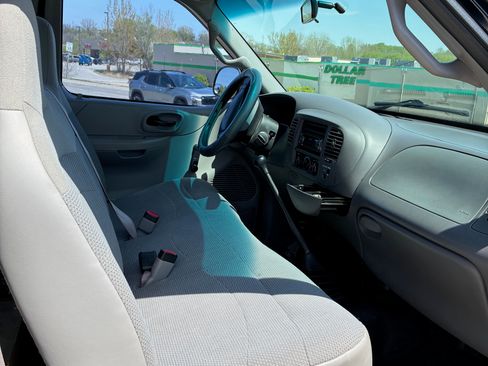 Used 2000 Ford F150 4x4 Regular Cab image 8