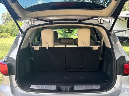 Used 2020 INFINITI QX60 Luxe w/ Essential Package FWD image 11