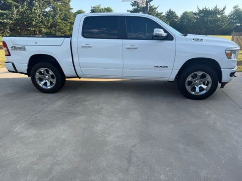 Used 2020 RAM 1500 Big Horn AWD/4WD image 1