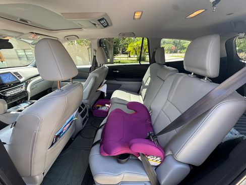 Used 2016 Honda Pilot Touring image 10