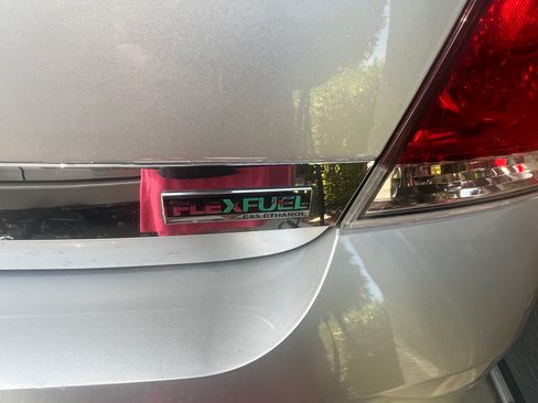 Used 2013 Chevrolet Impala LTZ FWD image 22
