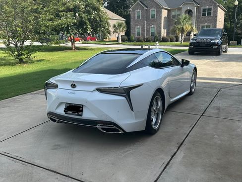 Used 2018 Lexus LC 500 Coupe w/ Touring Package RWD image 9