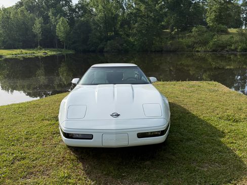 Used 1993 Chevrolet Corvette Coupe image 4