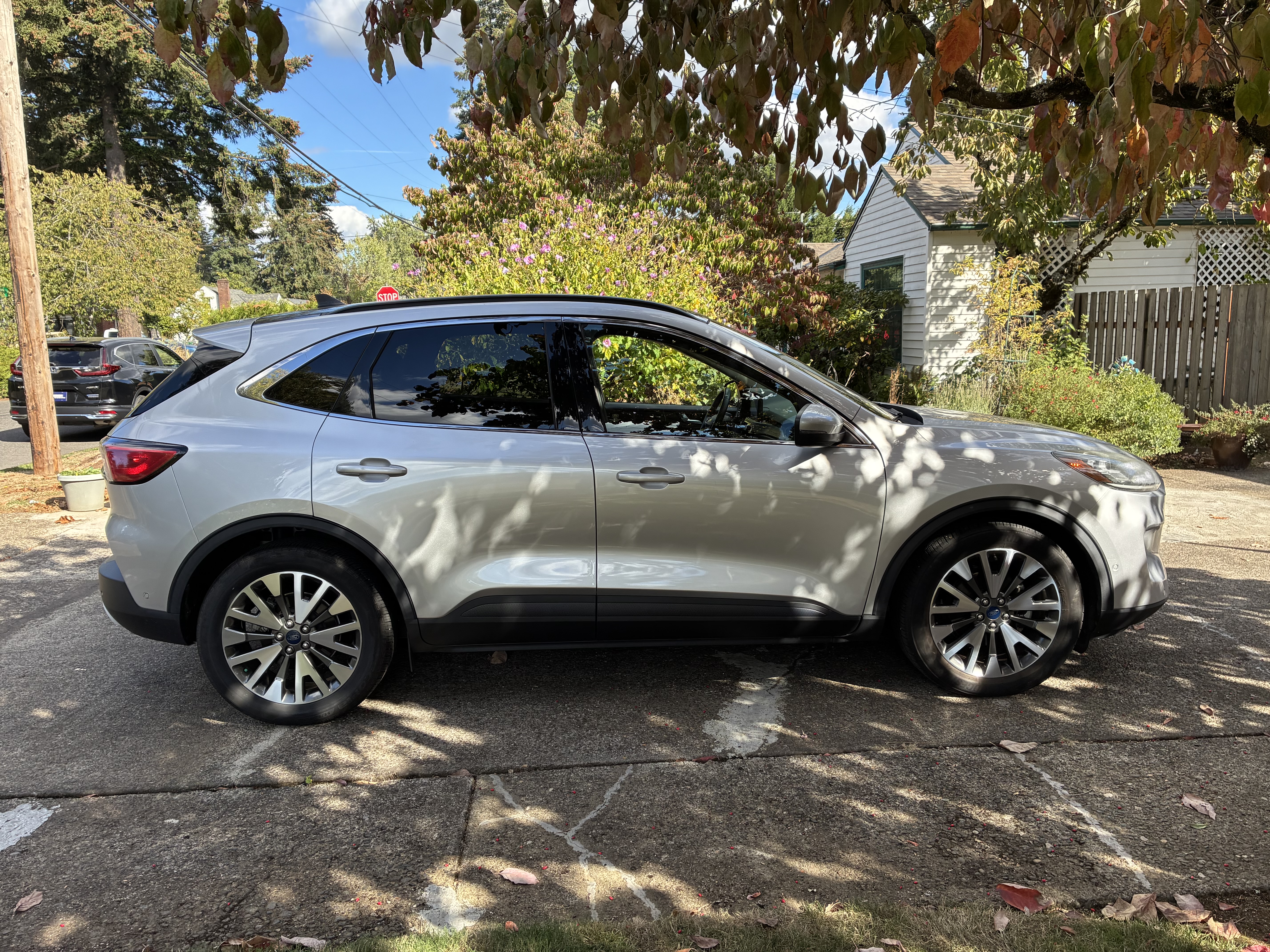 Used 2020 Ford Escape Titanium FWD image 6