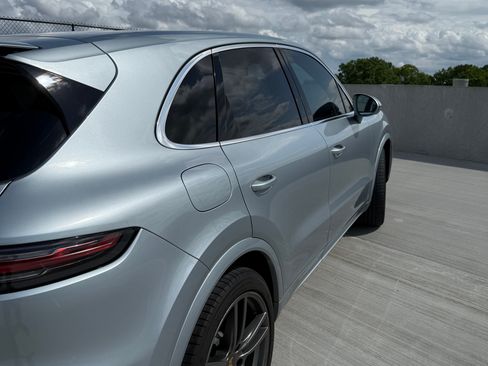 Used 2020 Porsche Cayenne Turbo AWD/4WD image 11
