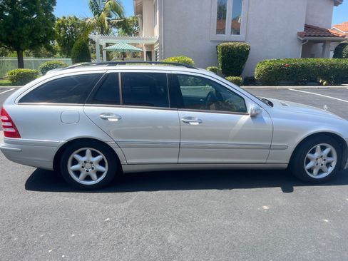 Used 2004 Mercedes-Benz C 240 Wagon image 5