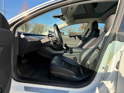 Used 2018 Tesla Model 3 Long Range image 10