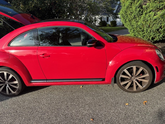 Used 2013 Volkswagen Beetle 2.0T FWD image 9