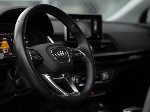 Used 2020 Audi Q5 e Premium w/ Convenience Package image 10