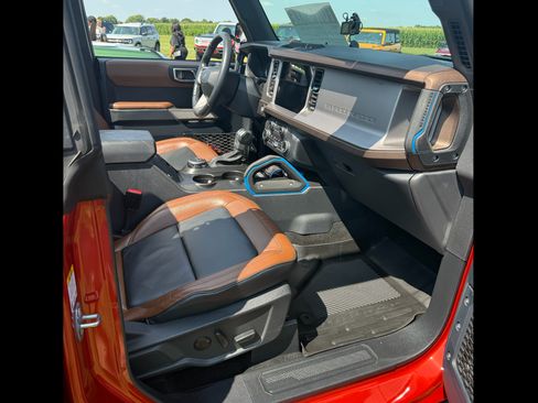 Used 2023 Ford Bronco Outer Banks AWD/4WD image 9
