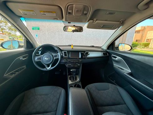 Used 2019 Kia Niro LX FWD image 8