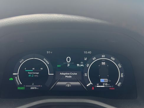 Used 2025 Toyota Camry XSE FWD image 9