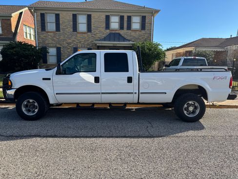 Used 1999 Ford F350 Long Bed image 1