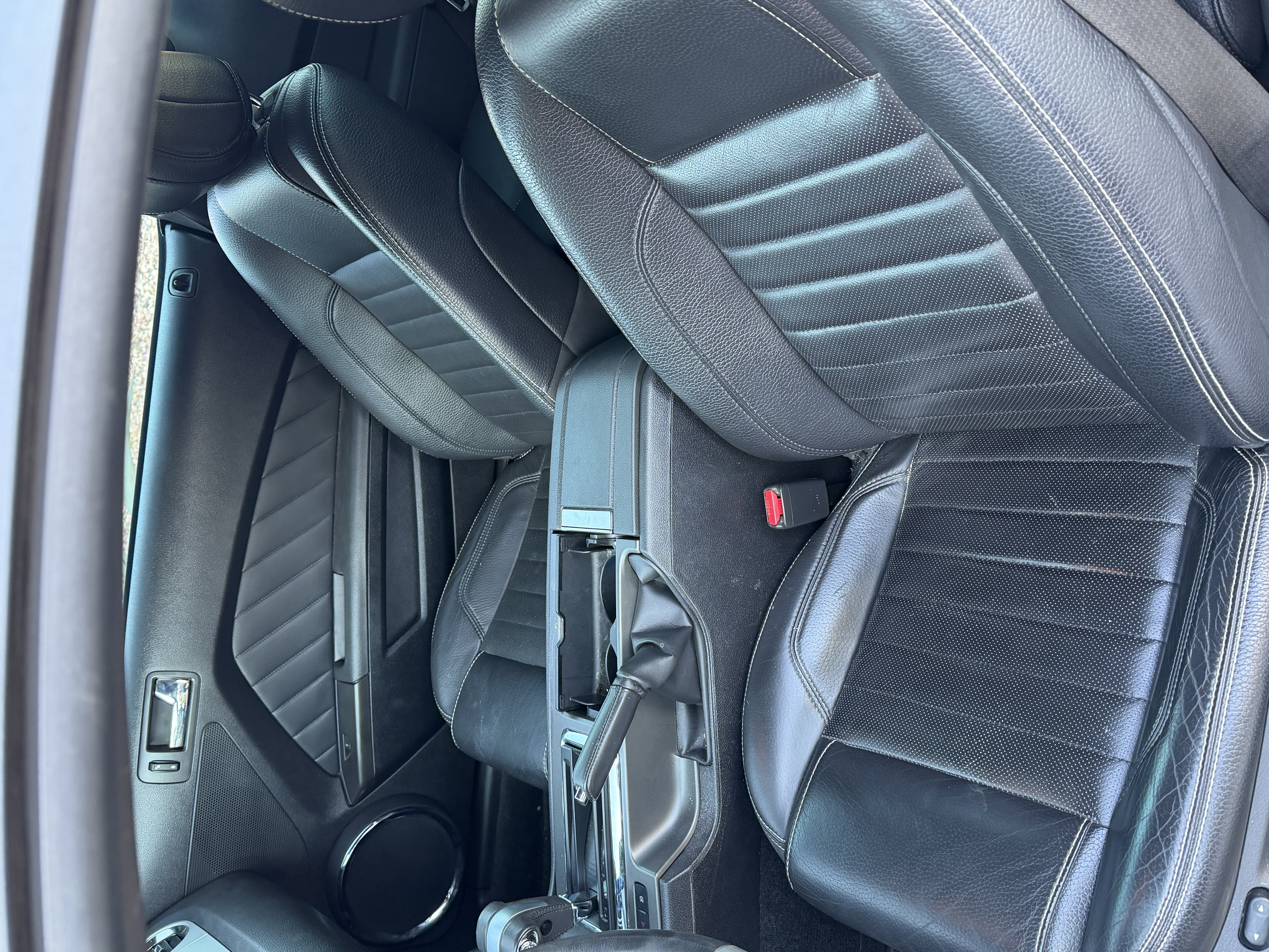Used 2012 Ford Mustang GT Premium w/ Security Pkg RWD image 8