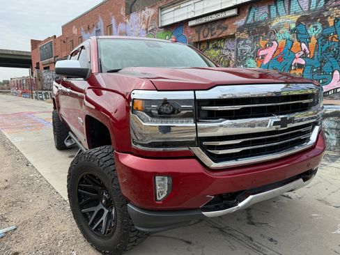 Used 2018 Chevrolet Silverado 1500 High Country w/ High Desert Package image 8