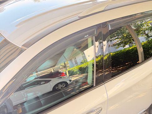 Used 2013 Nissan Pathfinder SL w/ Cargo Pkg FWD image 6