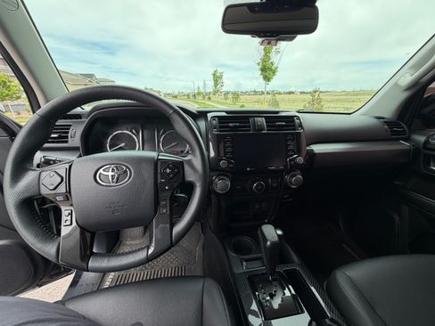 Used 2020 Toyota 4Runner TRD Off-Road Premium w/ Moonroof Package AWD/4WD image 17