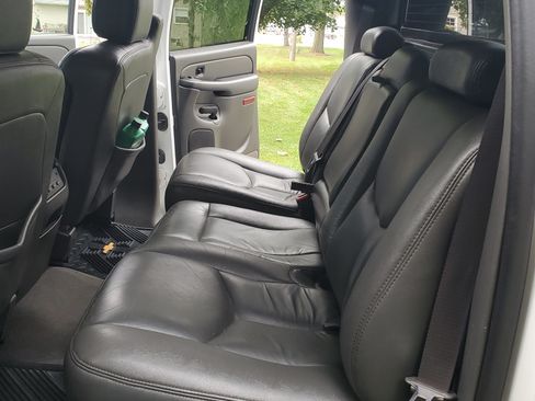 Used 2004 Chevrolet Avalanche Z71 w/ Preferred Equipment Group image 9