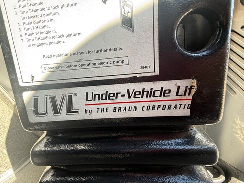 Used 2011 Mercedes-Benz Sprinter 2500 image 16