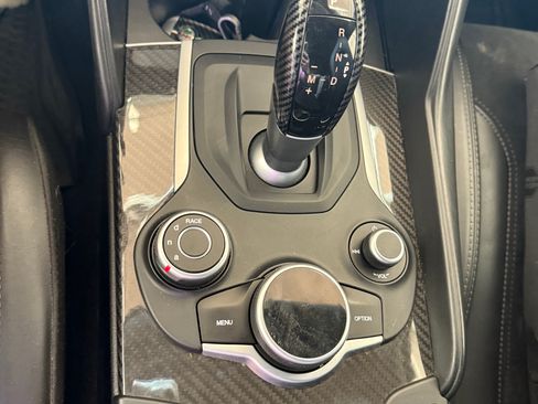 Used 2017 Alfa Romeo Giulia Quadrifoglio image 11