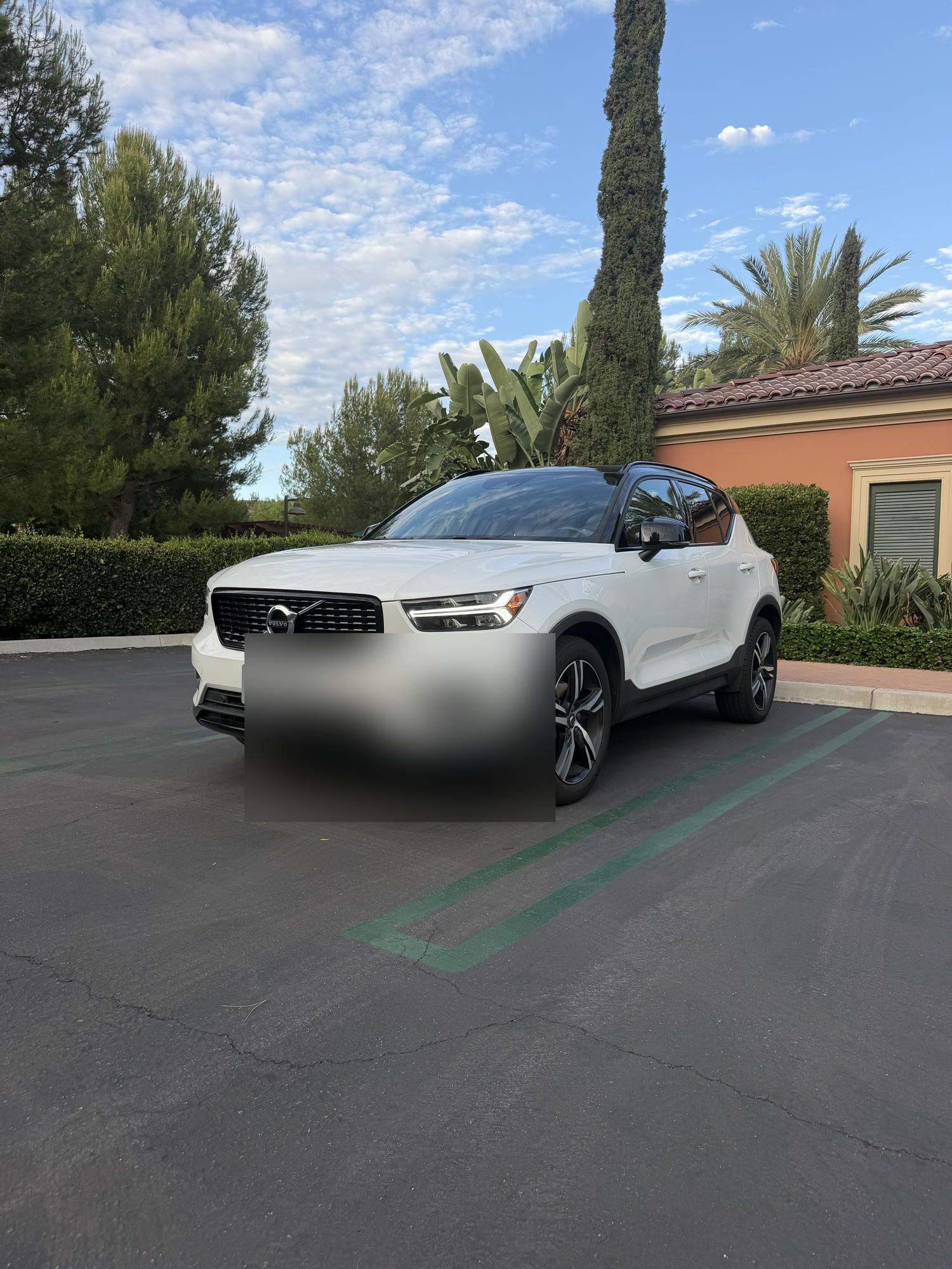 Used 2020 Volvo XC40 T5 R-Design AWD/4WD image 1