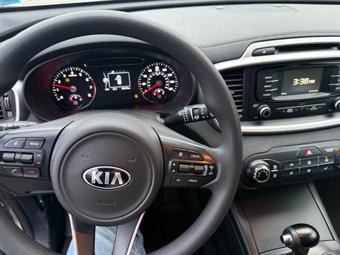 Used 2018 Kia Sorento L image 6