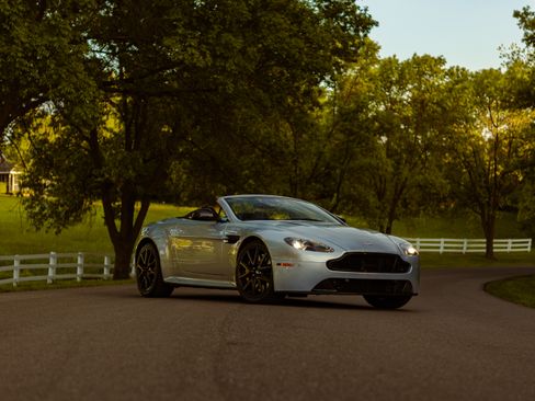 Used 2011 Aston Martin V8 Vantage S image 9