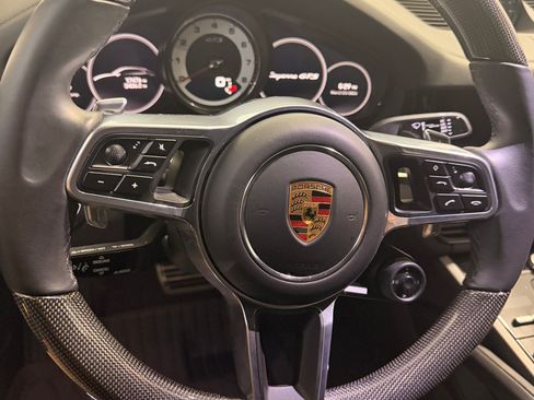 Used 2023 Porsche Cayenne GTS image 9