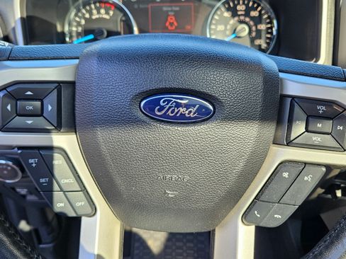 Used 2018 Ford F150 Lariat w/ Equipment Group 502A Luxury image 8