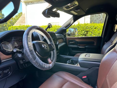 Used 2022 RAM 3500 Limited image 9