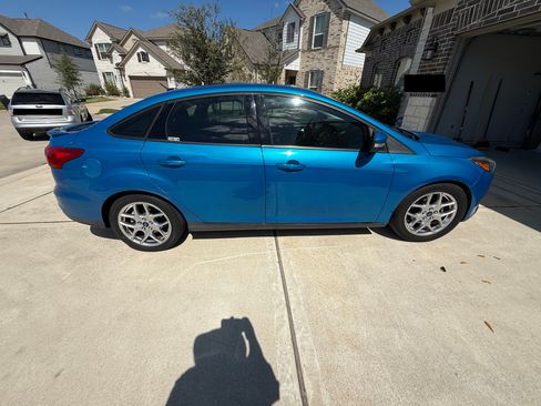 Used 2015 Ford Focus SE w/ Equipment Group 201A image 1