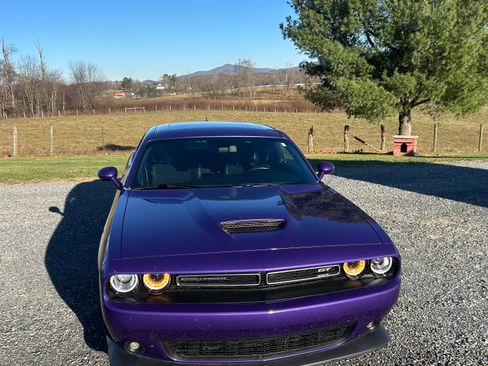 Used 2019 Dodge Challenger GT w/ Plus Package image 13