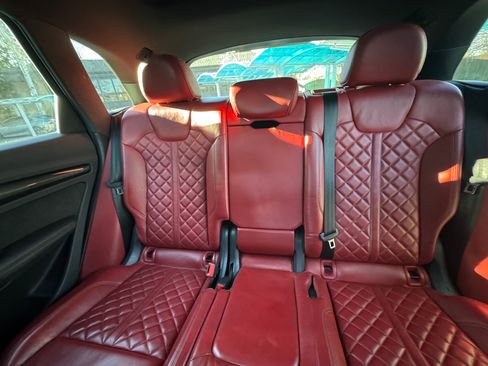 Used 2020 Audi SQ5 Premium Plus w/ Premium Plus Package image 17