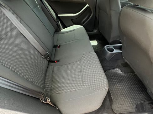 Used 2011 Volkswagen Jetta S FWD image 9