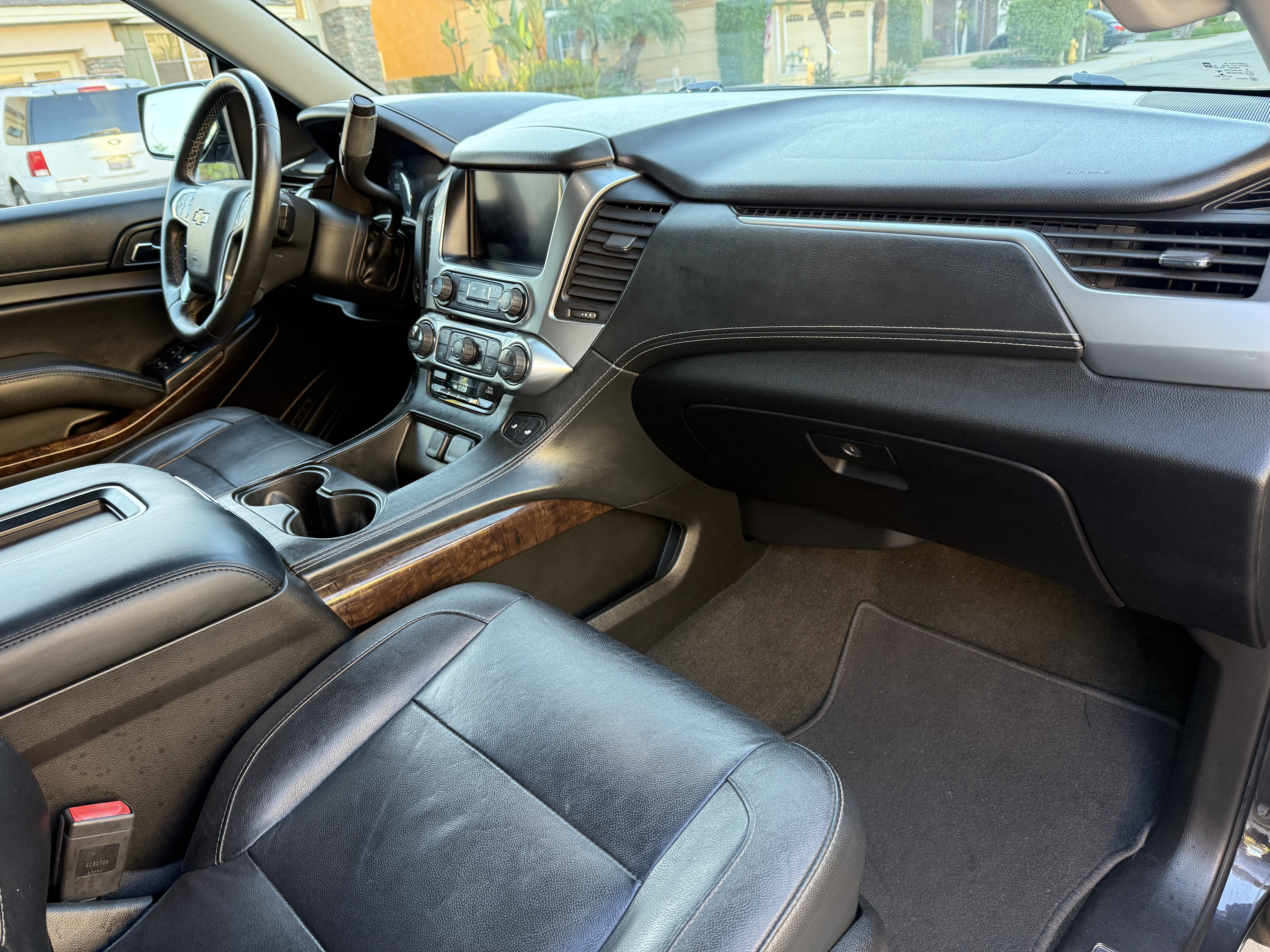 Used 2017 Chevrolet Tahoe LT w/ Luxury Package RWD image 28