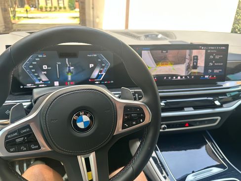 Used 2025 BMW X5 M60i AWD/4WD image 19